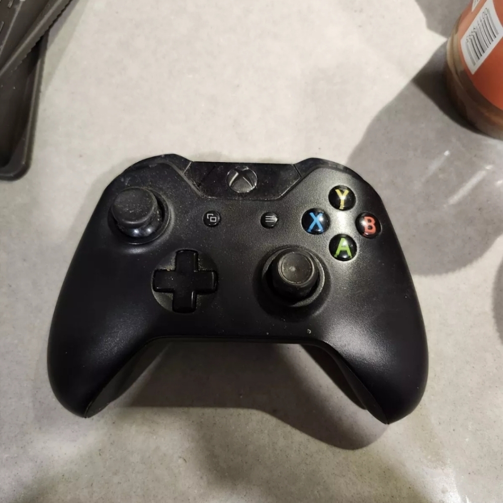 Microsoft Xbox One Wireless Controller Black Model 1537